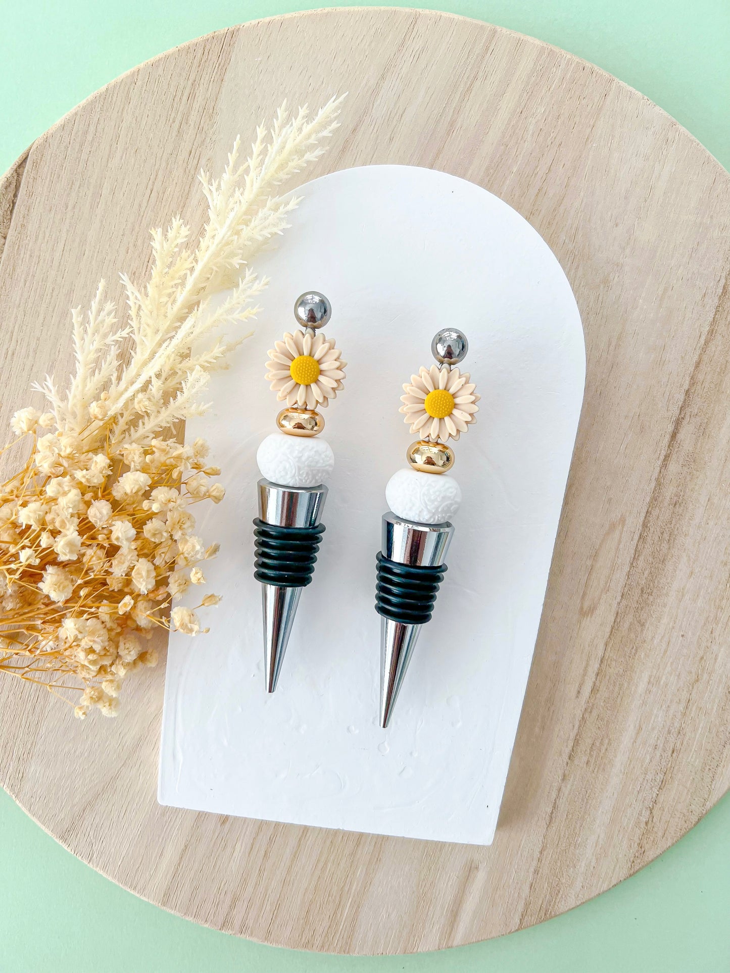 Daisy Beige Wine Stopper