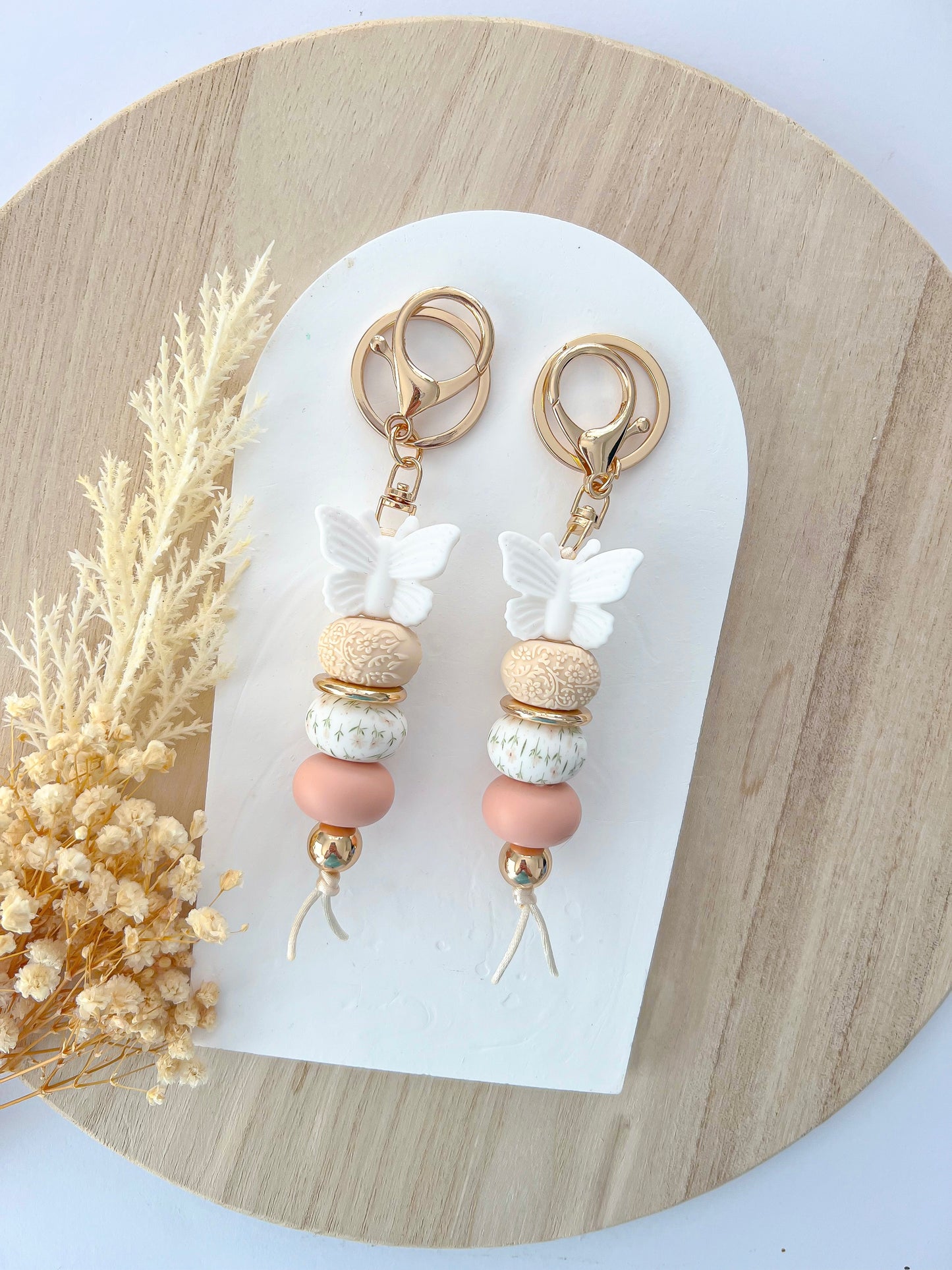 Butterfly Peach Daisy Keychain