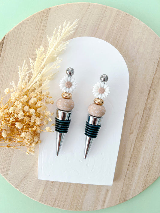 Daisy Beige Garden Wine Stopper