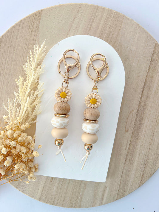 Daisy Beige Splash Keychain