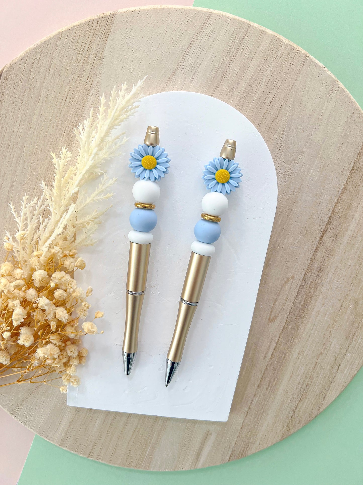 Daisy  Blue Pen